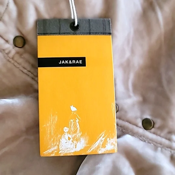 Elegant Cream Jacket with Studded Details - Picture 3 of 4